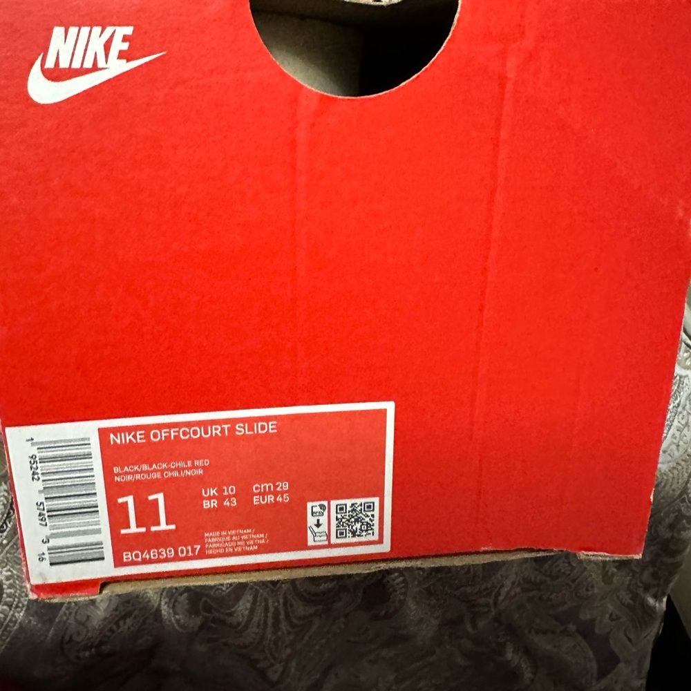 Brand new nike sliders size 11